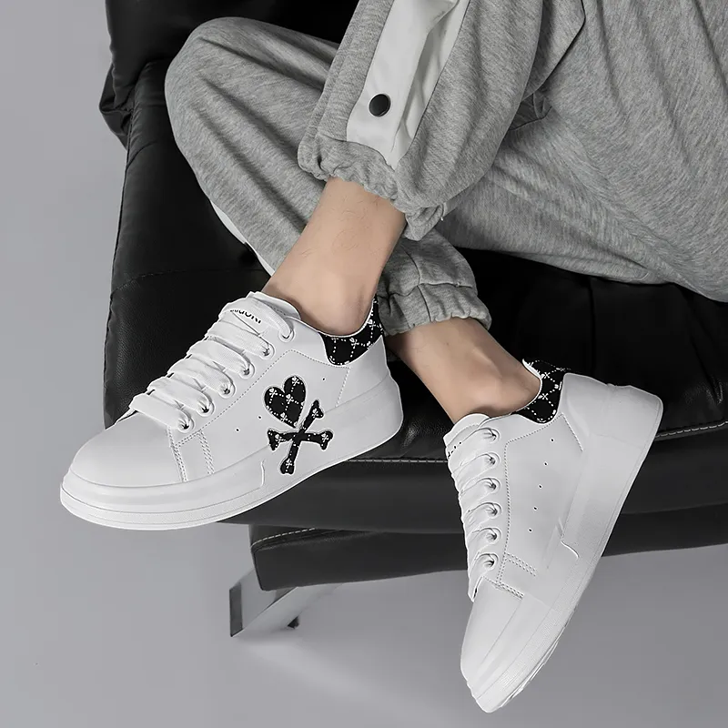 Tokidoki Heart Crisscross Bone Stylish Skateboarding Shoes Unisex-7