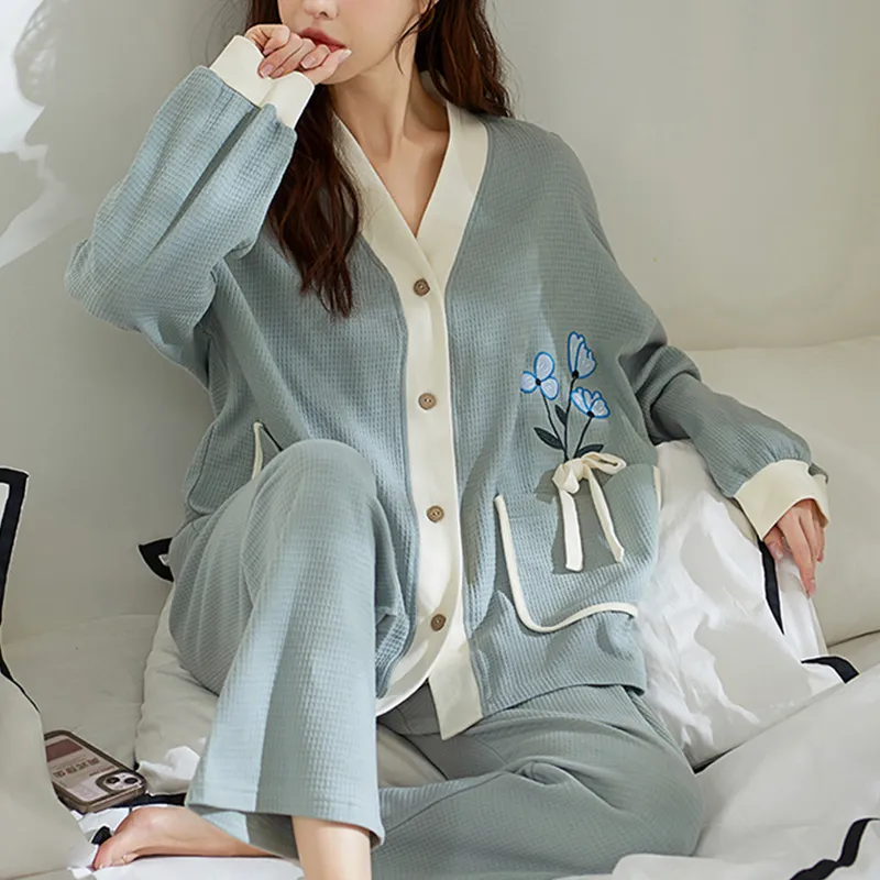 Xiang Ning Pai Women's Pajama Sets-3