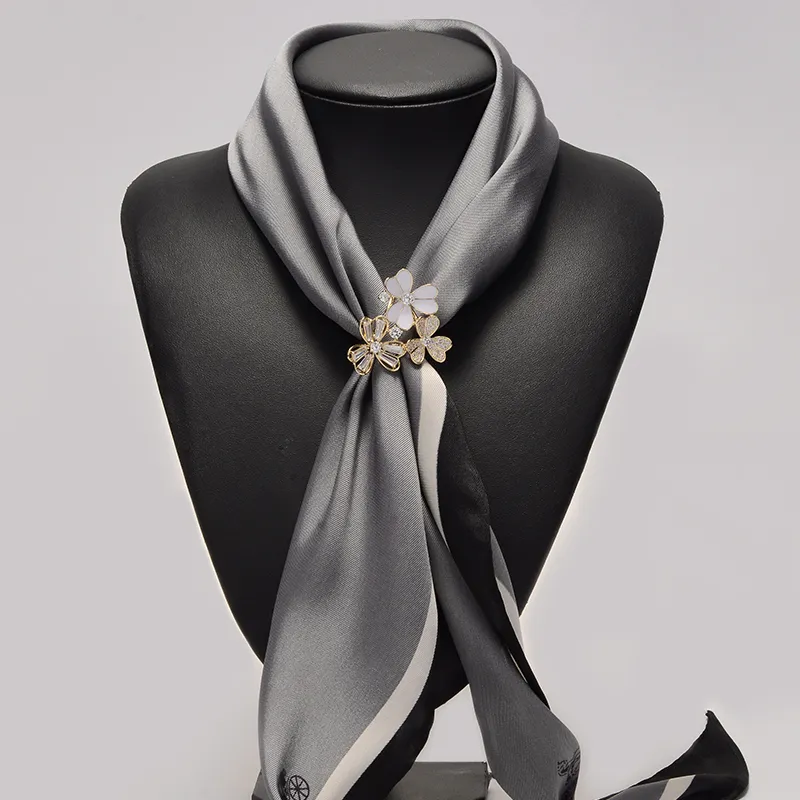JAY Brooches Women's White-2