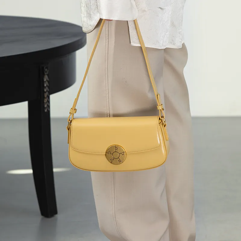 VENOF Cow Leather Shoulder Bag Trumpets Women's Pear Brown/Vintage Red/Fran White-38