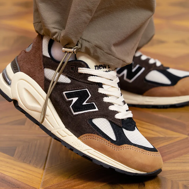 New Balance 990v2 MiUSA Season 2 Brown-7