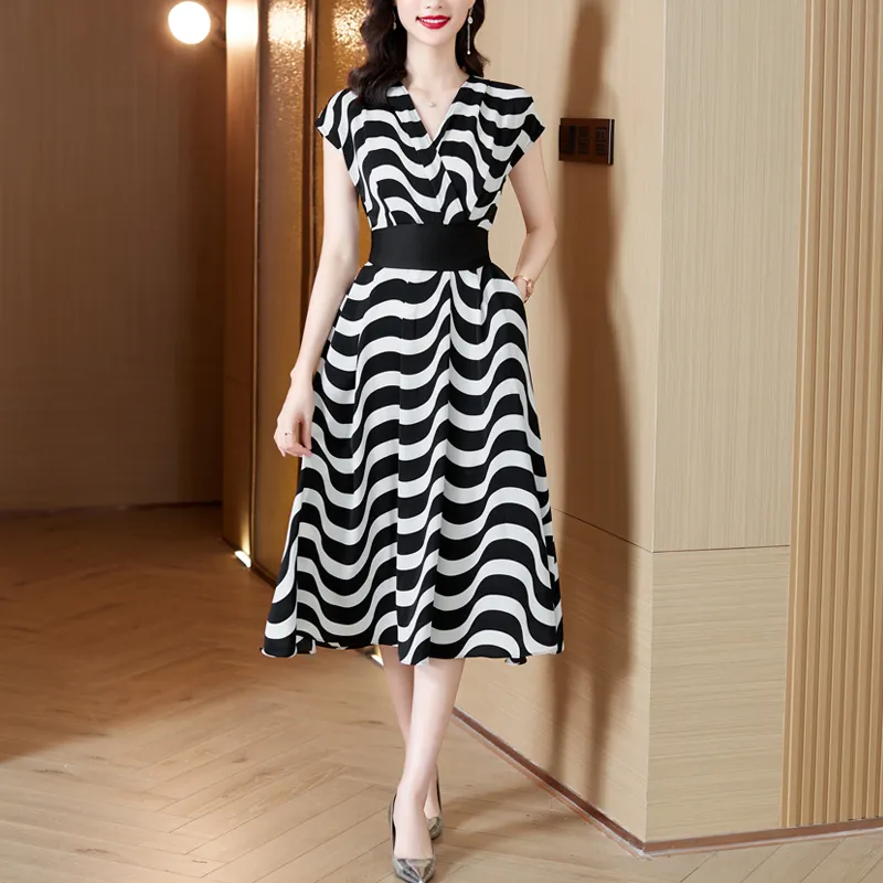 EIDOLON GRAIN Short Sleeved Dresses Women's Black White Stripes-2