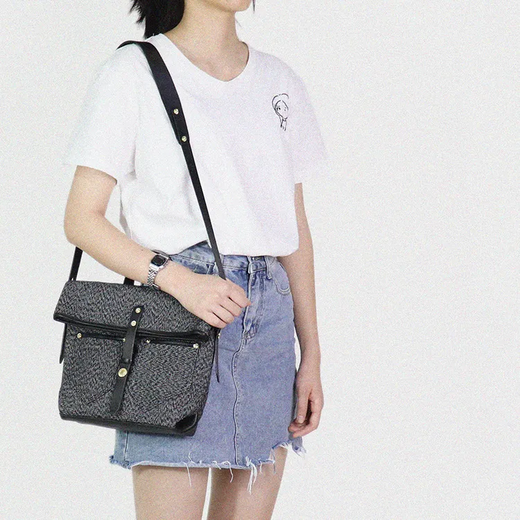 LINE ARTISANAL Handbags-4