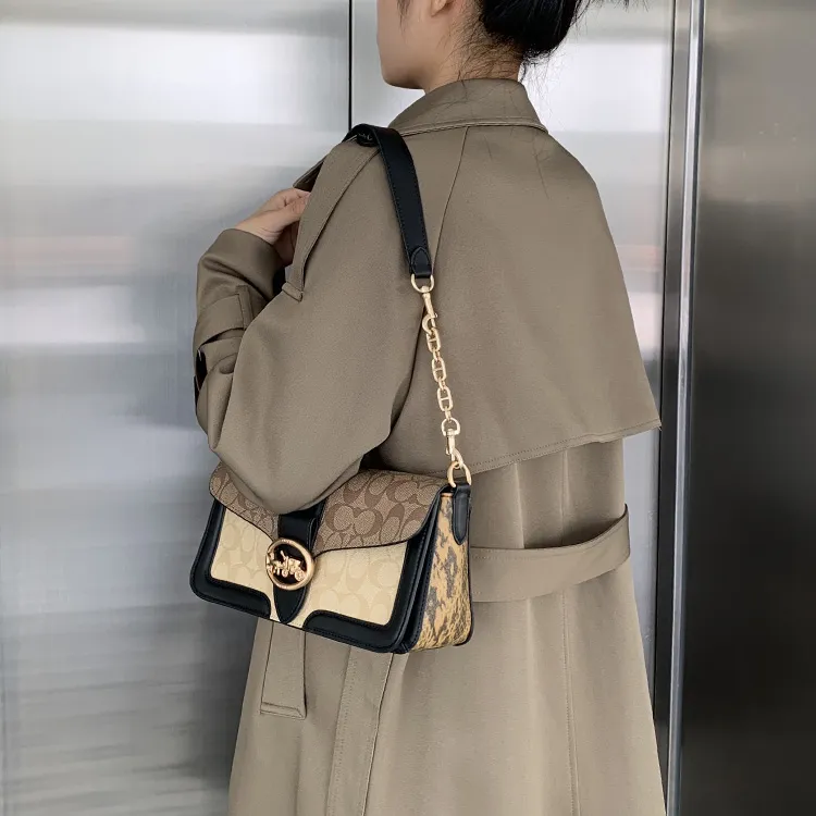 Lan Bao Fan Alloy Bag Strap Women's Gold Tone-7