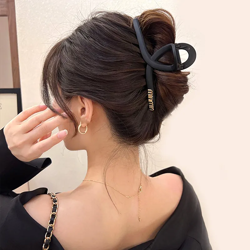 SENDME Acrylic Hair Clips Women's-8