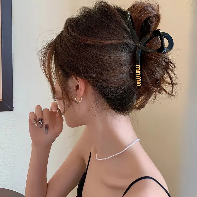 SENDME Acrylic Hair Clips Women's-1