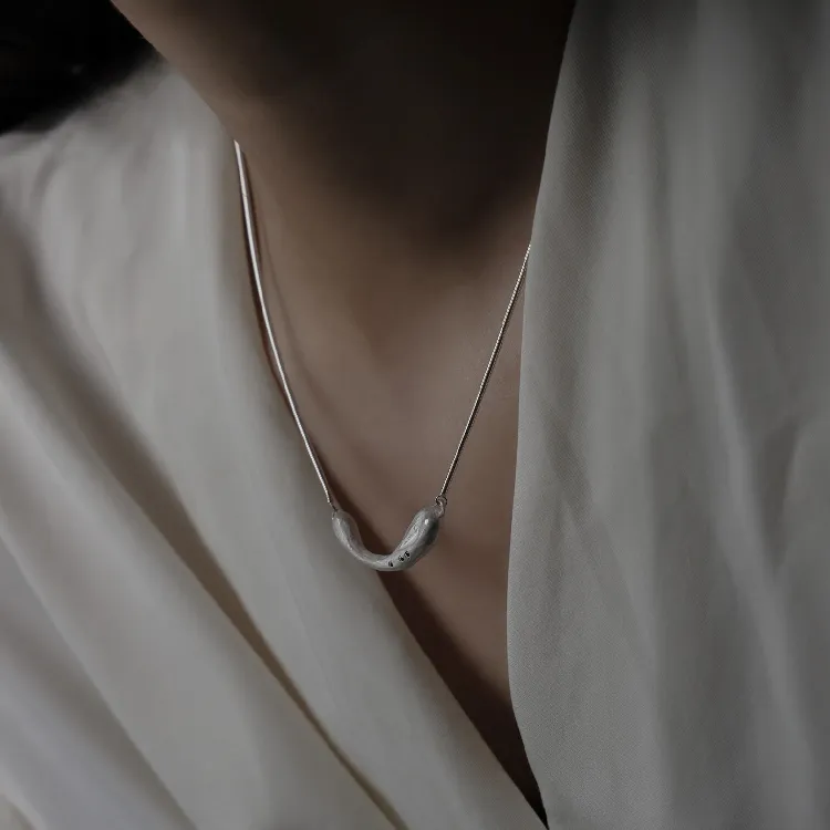 M.Wong 925 Sterling Silver Shimmer Flowing Freeform Pendant Collarbone Chain Necklace Unisex-3
