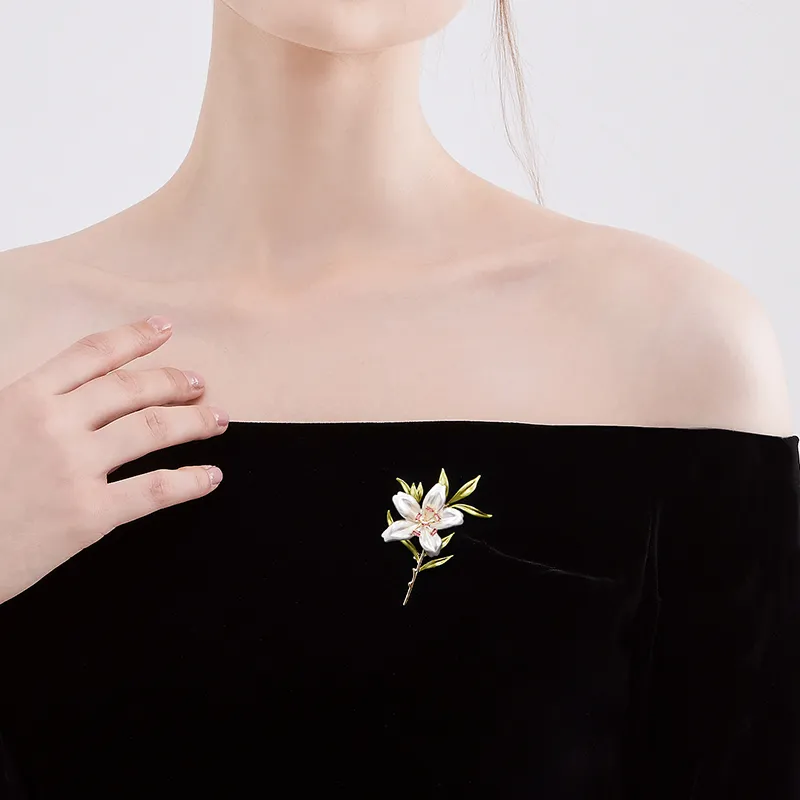 MCK Brooches Women's White-1