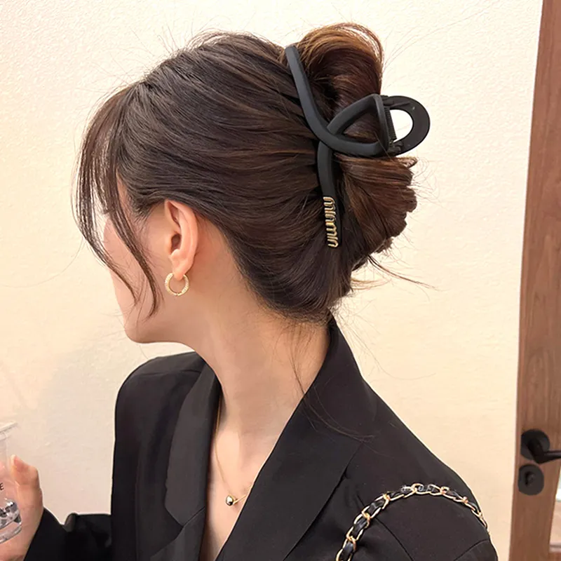 SENDME Acrylic Hair Clips Women's-9