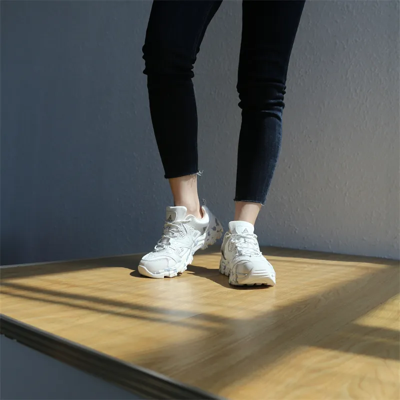 HUMTTO Shock Absorbers With Slip Resistant And Abrasion Resistant Properties Low Top Outdoor Shoes Women's White-8