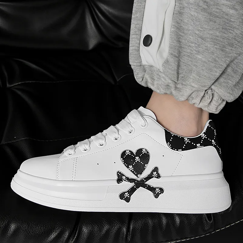 Tokidoki Heart Crisscross Bone Stylish Skateboarding Shoes Unisex-9