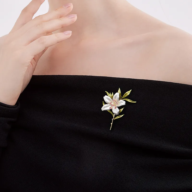 MCK Brooches Women's White-2