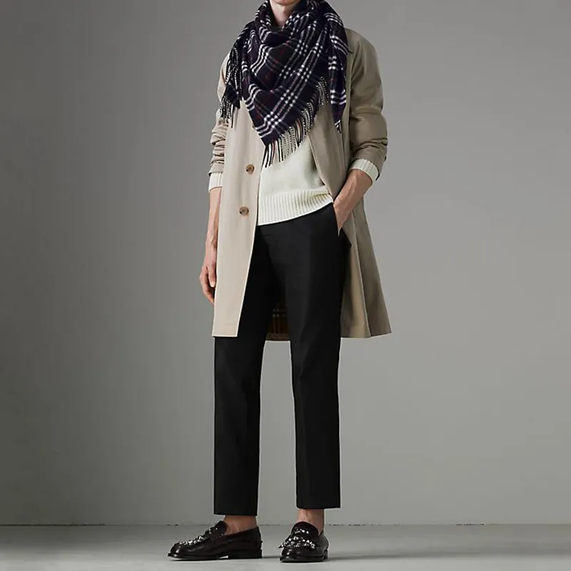 Burberry Shawls Unisex Black/White-2