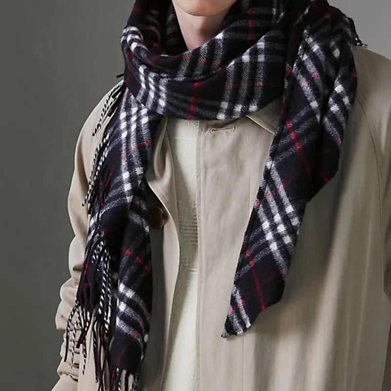 Burberry Shawls Unisex Black/White-1