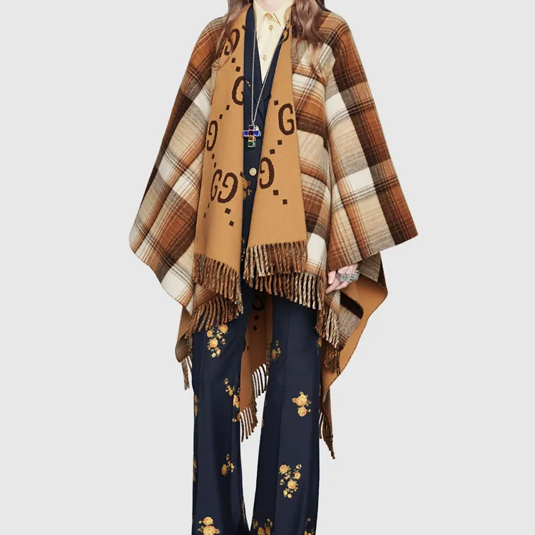 GUCCI Reversible GG Wool Shawl Brown-2