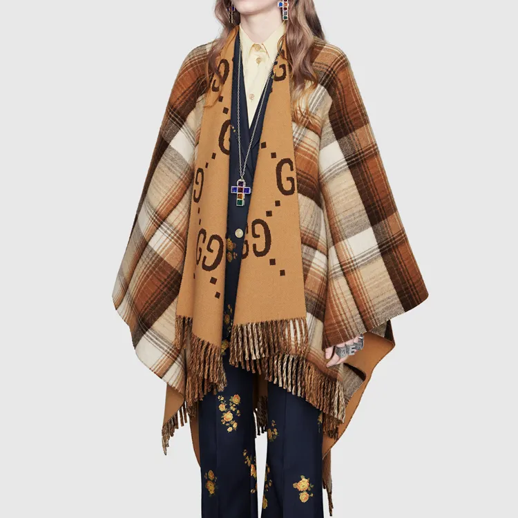 GUCCI Reversible GG Wool Shawl Brown-7
