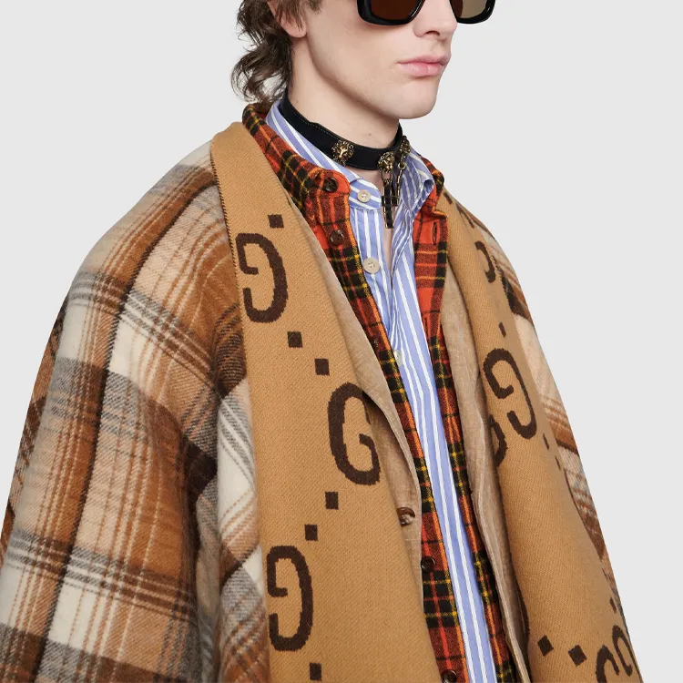 GUCCI Reversible GG Wool Shawl Brown-9