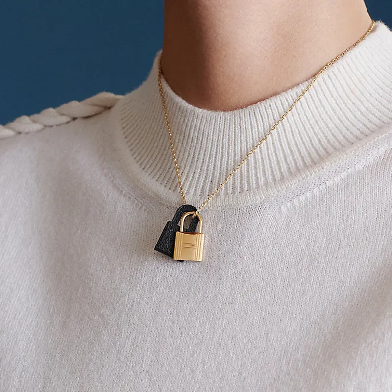 HERMES O'Kelly Calfskin Necklaces Women's Black Rose Gold Noir-3