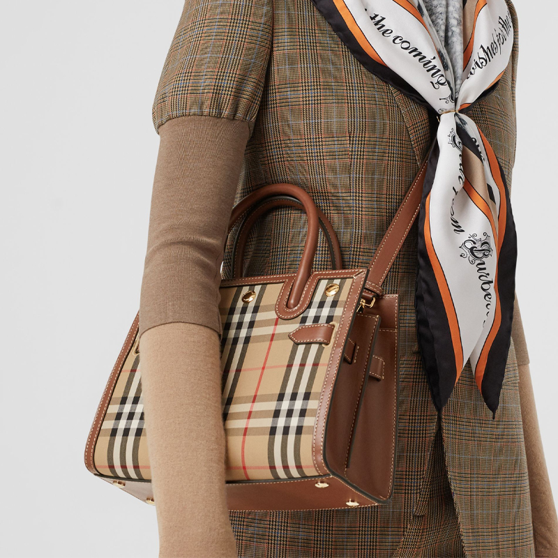 Burberry Title Handbags - POIZON