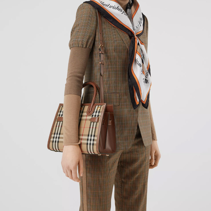 バッグ BURBERRY SMALL TITLE BAG Burberry Small Leather Title Bag | Bloomingdale's