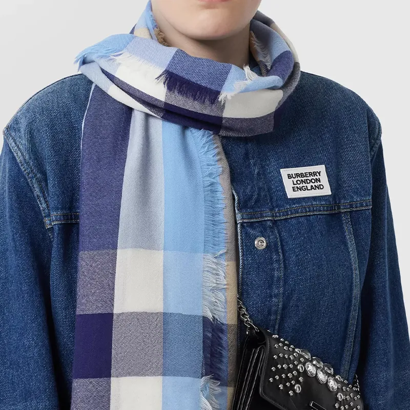 Burberry Knit Scarves Unisex British Blue Bell Grass-2
