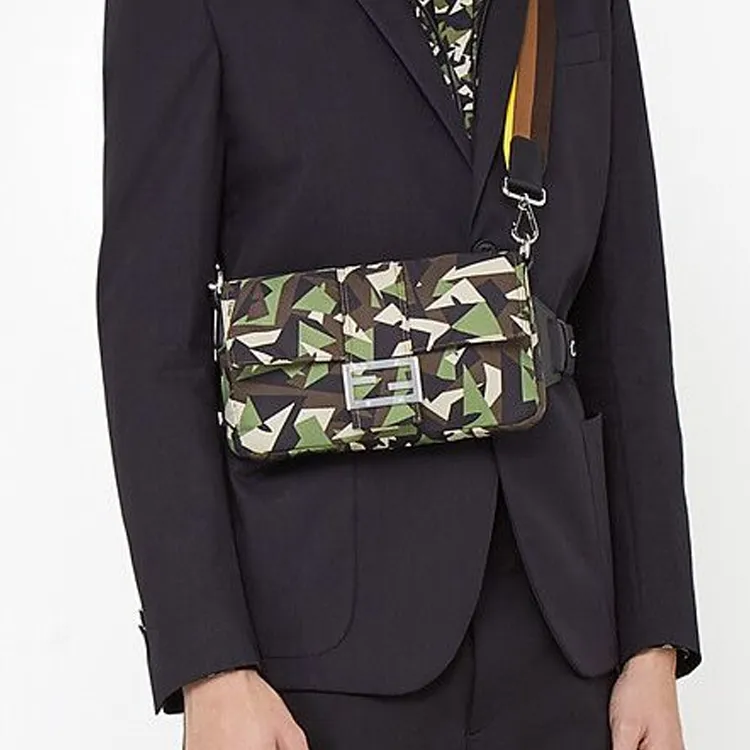 FENDI Baguette Crossbody Bags-5