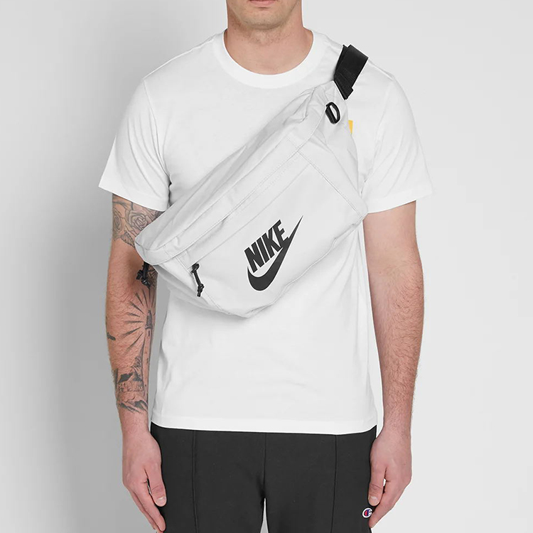 White nike fanny pack fashion