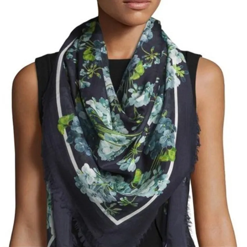 GUCCI Blooms 400 Silk Scarf-4