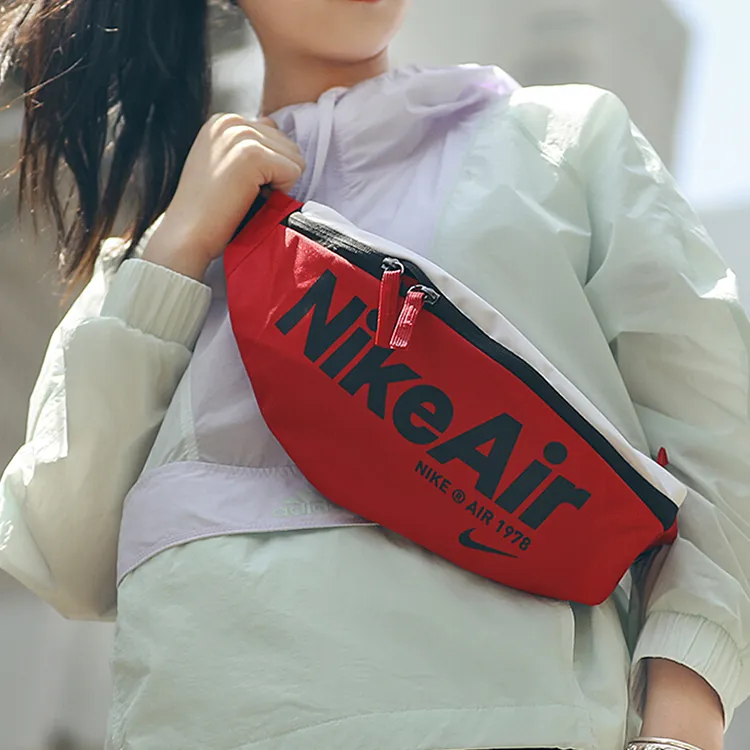 Nike Heritage Polyester Fanny Pack Regular Unisex University Red-4