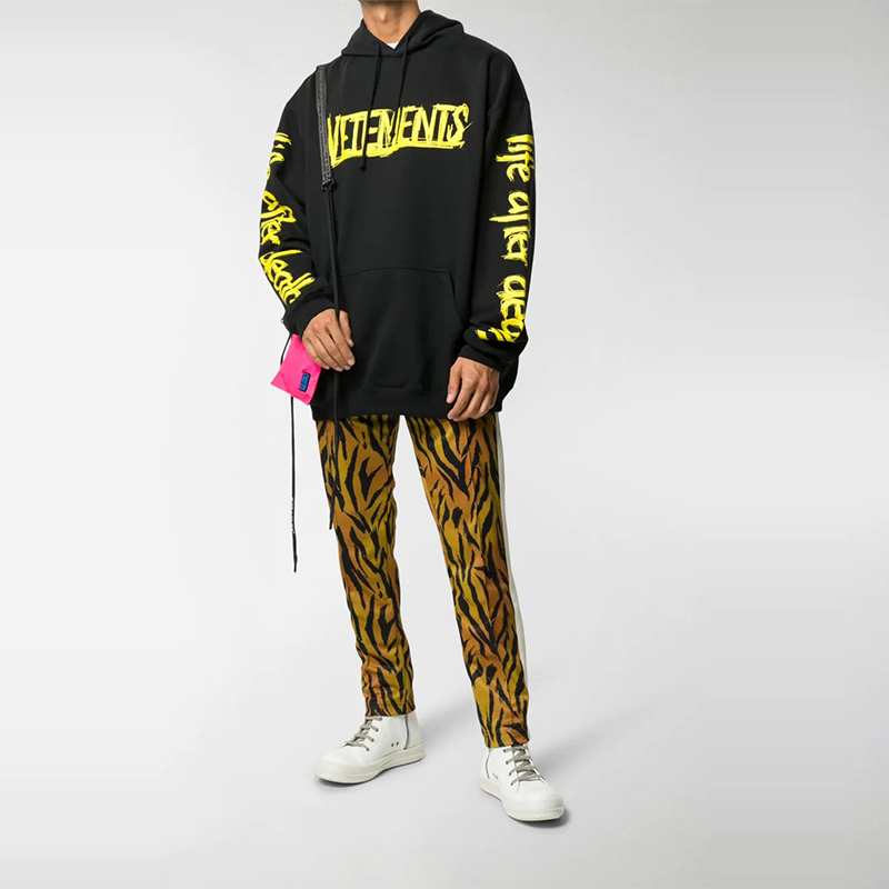 Vetements World Tour Hoodie - POIZON Vetements World Tour Hoodie - POIZON