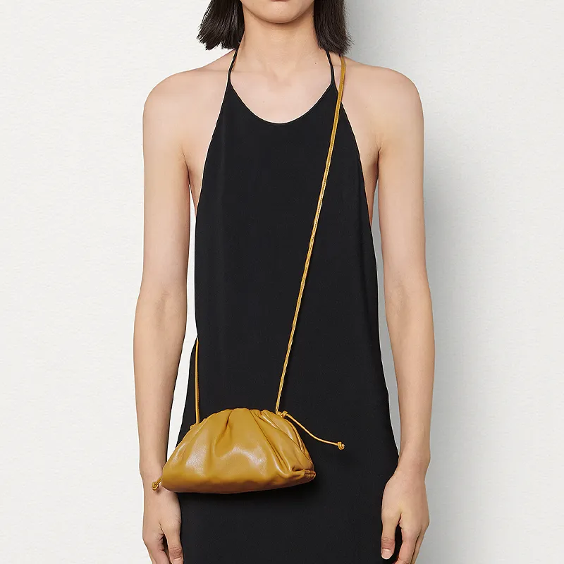 Bottega Veneta POUCH Cloud Bag Crossbody Bags-3