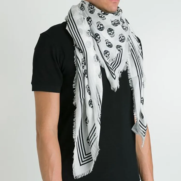 Alexander McQueen Skull Printed Fringed Scarf-3
