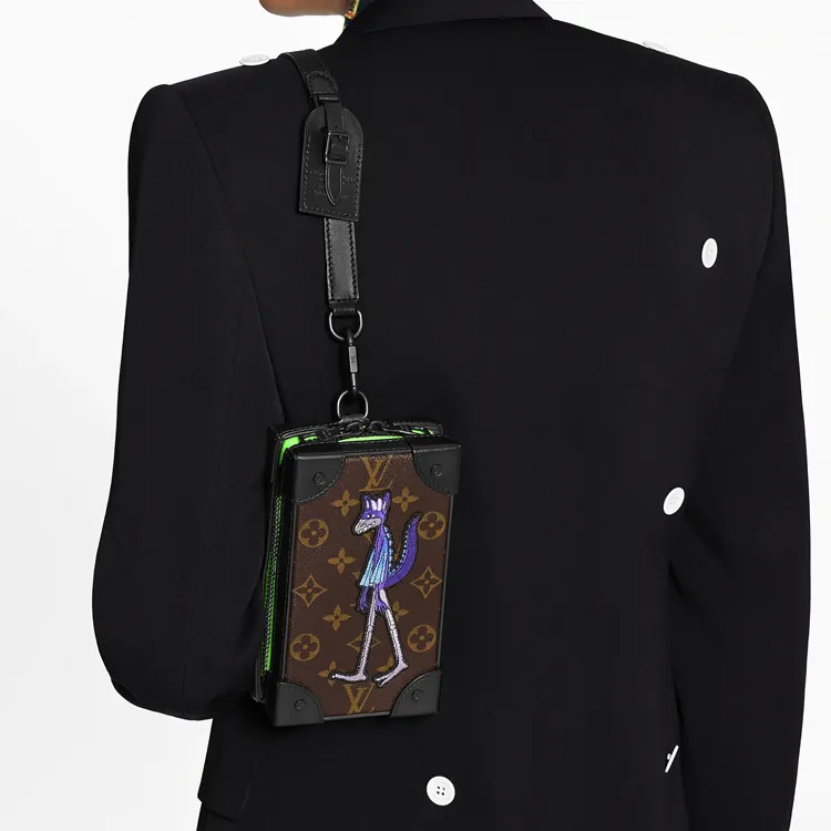 LOUIS VUITTON Soft Trunk Phone Box-5