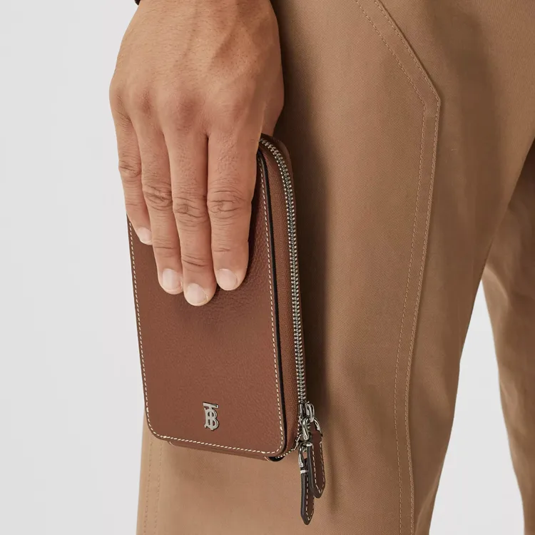 Burberry Grain Texture Leather Protective Case Cell Phone Pouch Unisex Tan-7