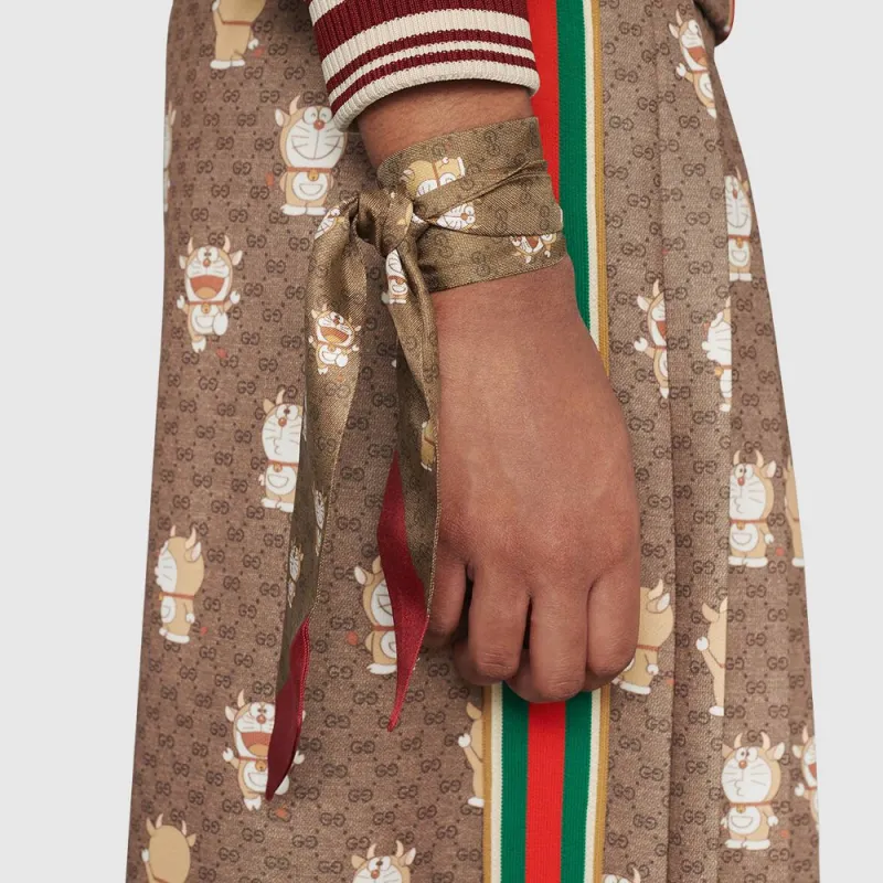 GUCCI Silk Scarves Unisex-2