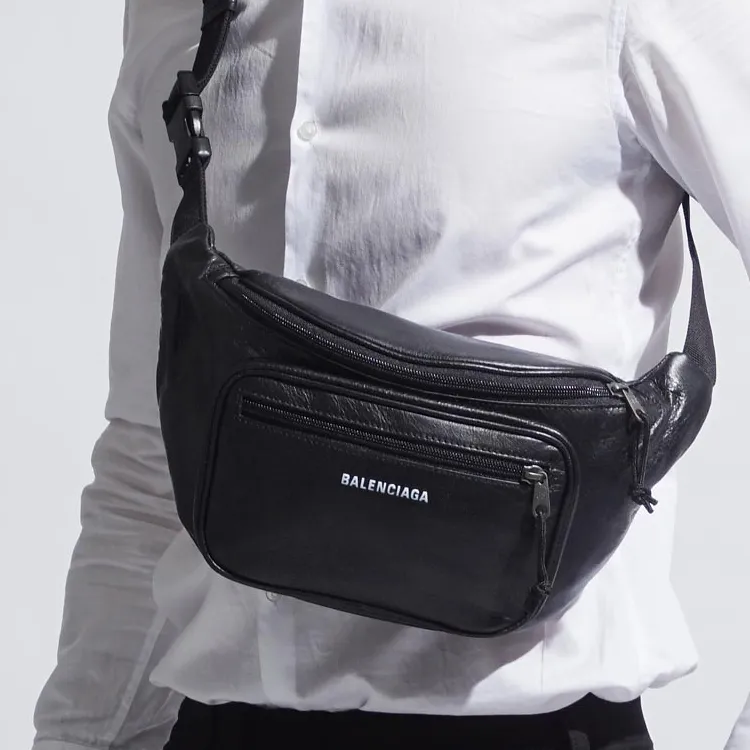 Balenciaga Explorer Grained Sheepskin Fanny Pack Sling Bags Unisex Black-4