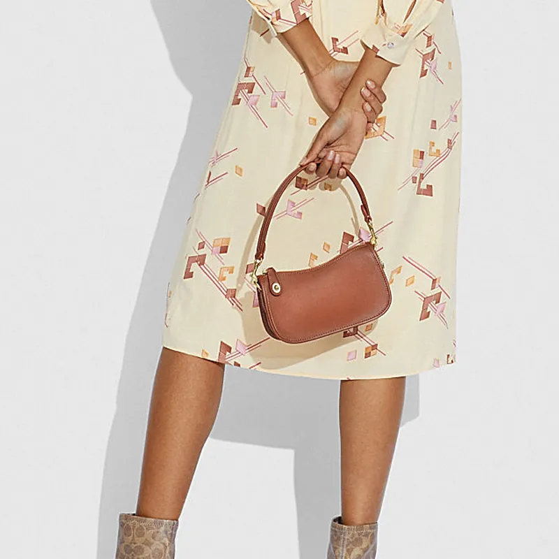 COACH Swinger Leather Shoulder Bag, Pochette, Handbag, Crossbody Bag, Shoulder Bag Women's Brown-3