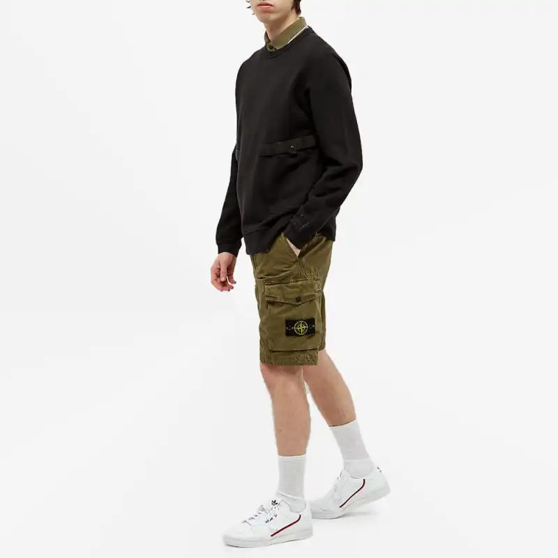 STONE ISLAND Casual Shorts Men's Olive Green-1