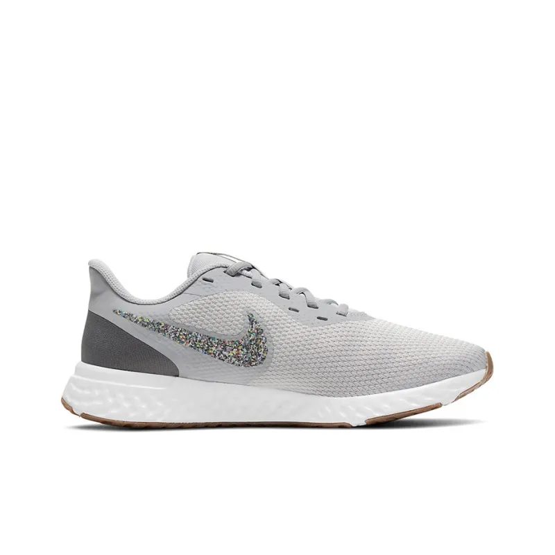 Nike Revolution 5 Premium Wolf Grey-1