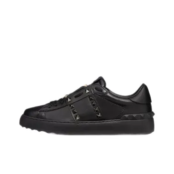 Valentino ROCKSTUD Low Top Stylish Skateboarding Shoes Women's Black