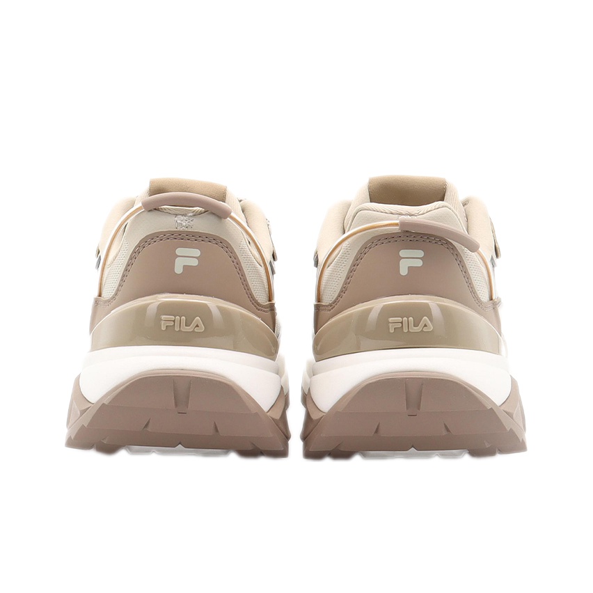 Fila outlets walking fashion sneakers