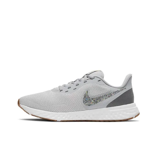 Nike Revolution 5 Premium Wolf Grey