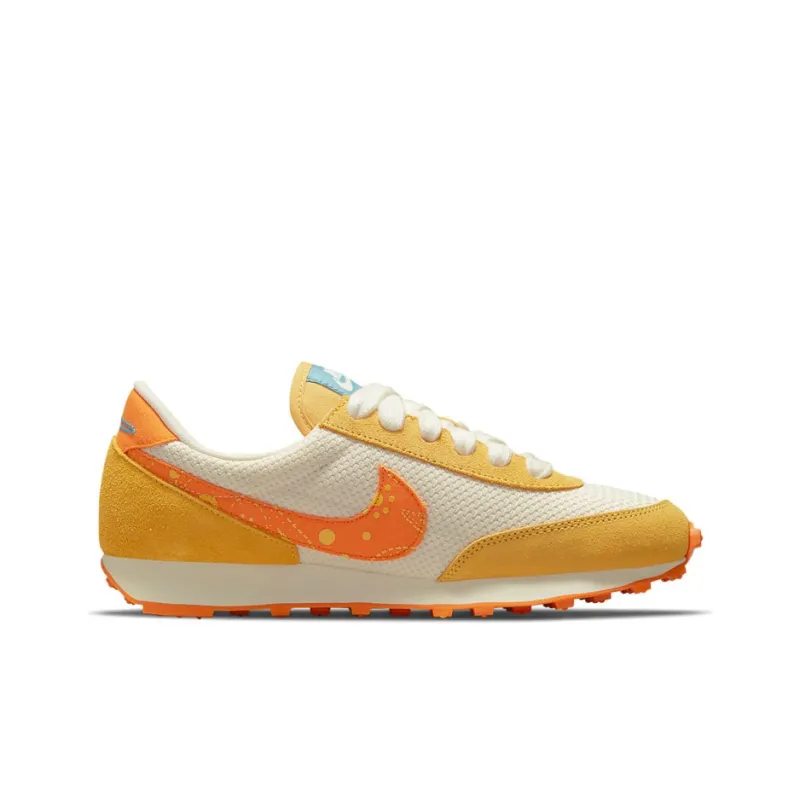 Nike Daybreak Paisley Swoosh Magma Orange Women's-1