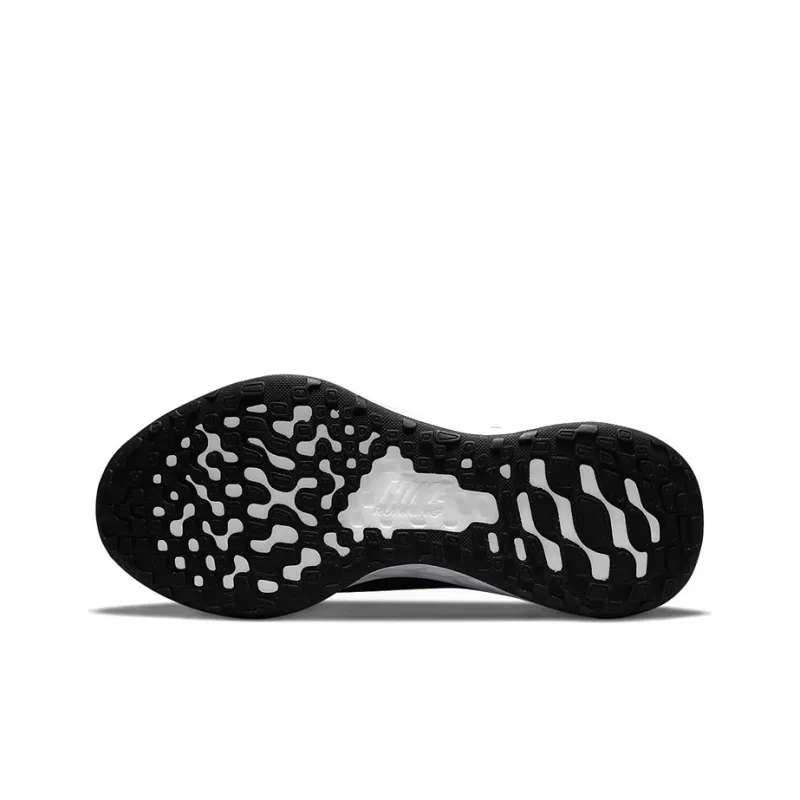 Nike Revolution 6 FlyEase Next Nature Black/White-5