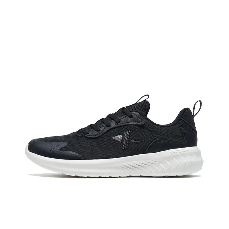 XTEP Cushioned Anti-Slip And Wear-Resistant Lightweight Low-Top Running Shoes Women's Black-0