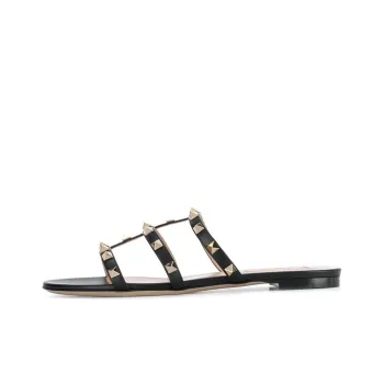 Valentino Garavani Rockstud Flat Leather Sandals