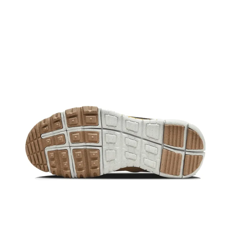 Nike Free Terra Vista Next Nature Goldtone-4
