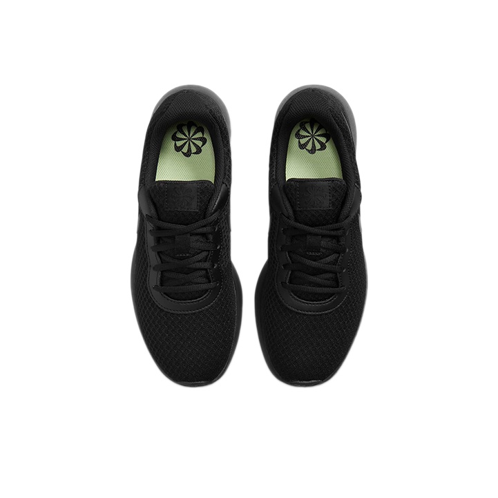 Nike tanjun se triple black hotsell