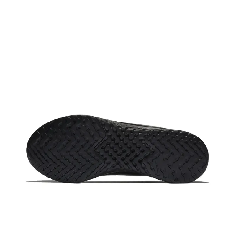 Nike Legend React Black-3