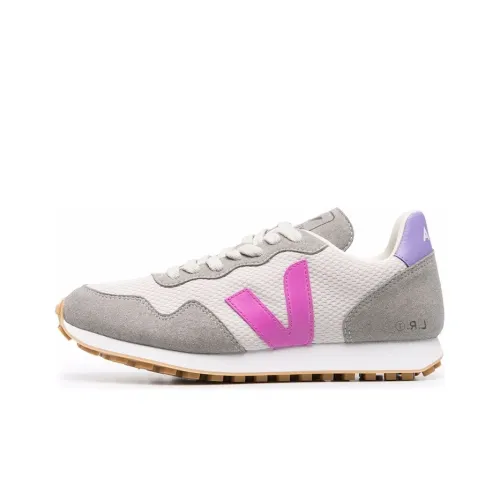 VEJA Alveo Low-Top Athletic Shoes Women's Gray